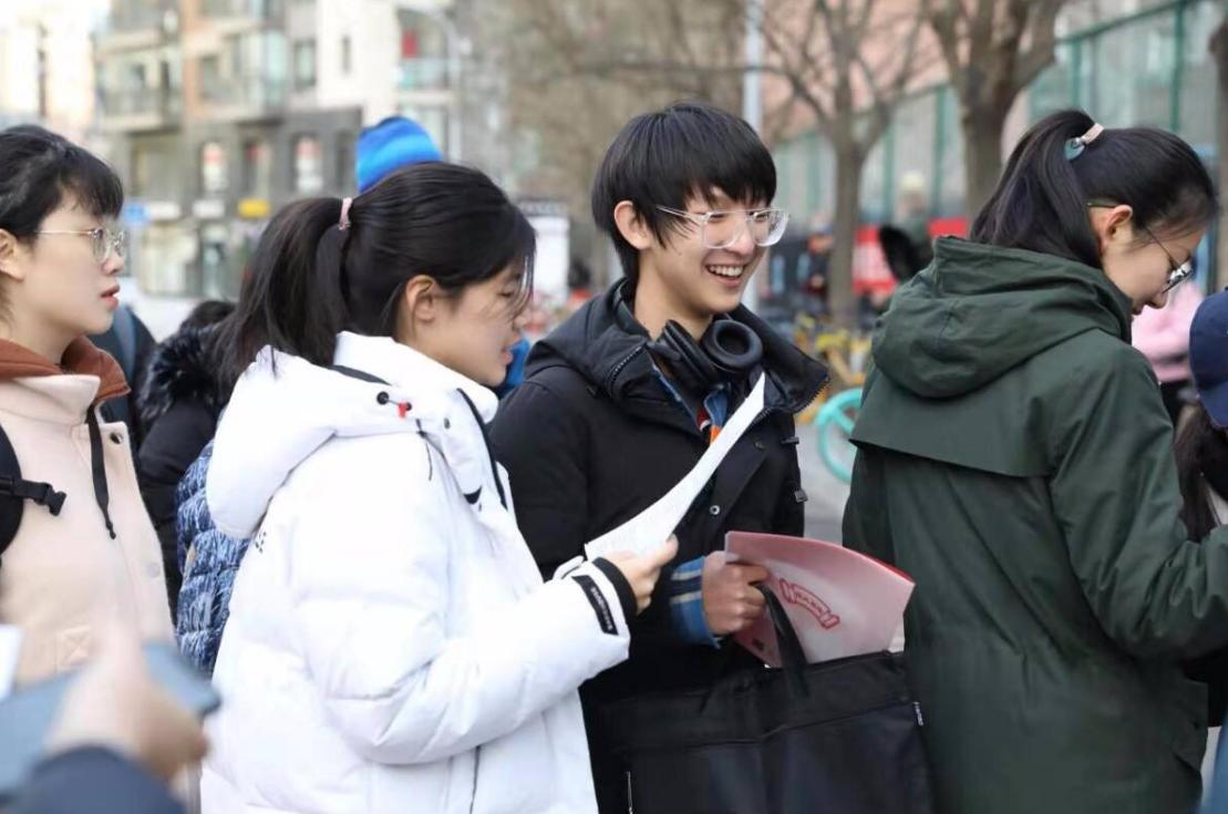 未来最吃香的三个铁饭碗,明年起铁饭碗更铁了这三种职业