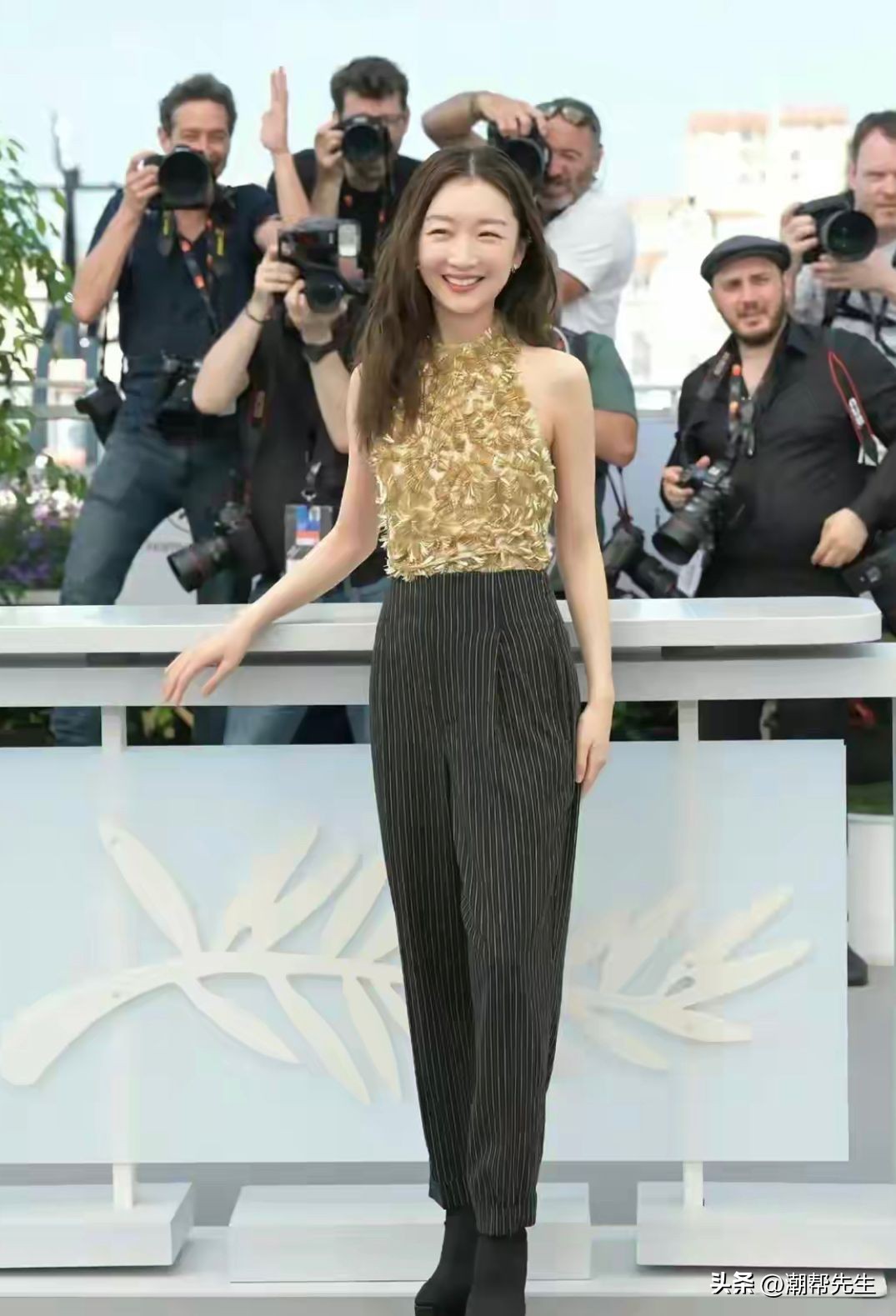 周冬雨走红毯换造型师了吗,周冬雨造型改变思路