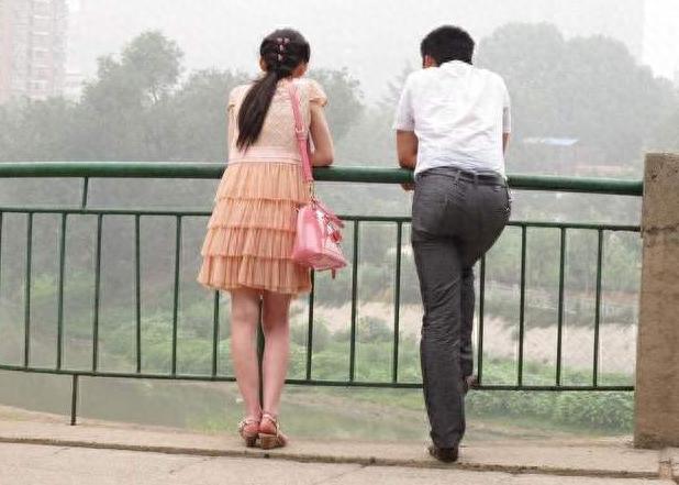 岳母生日全家去酒店庆祝,女婿偷偷买单溜走,拒绝再登岳父母家门