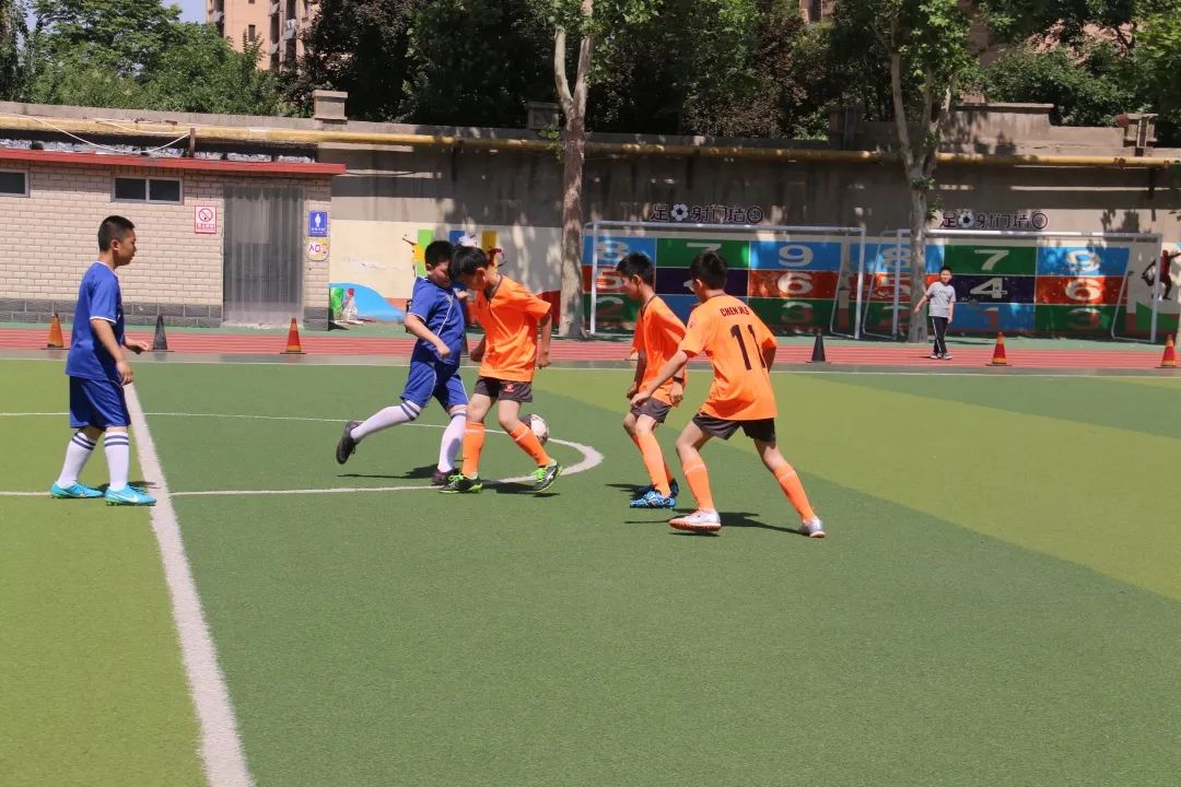 奔跑吧少年校园足球联赛,奔跑吧少年曙光小学足球比赛