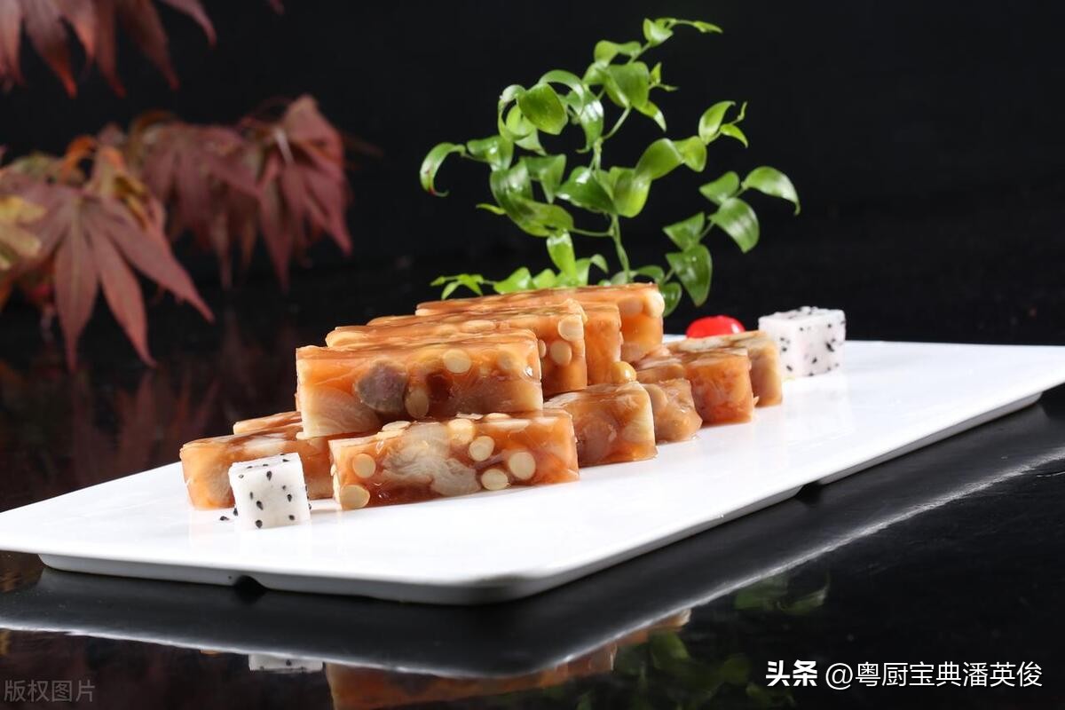 猪脚焖猪脑,猪脚猪尾的做法视频