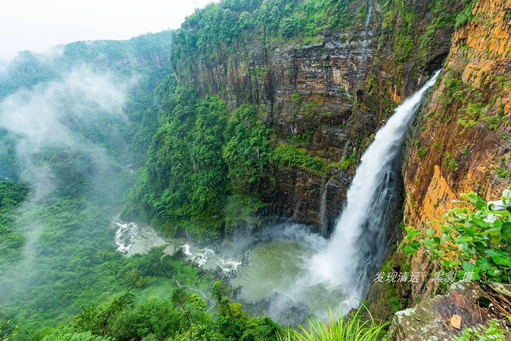 户外徒步登山赏冰瀑,广东户外徒步登山风景最美