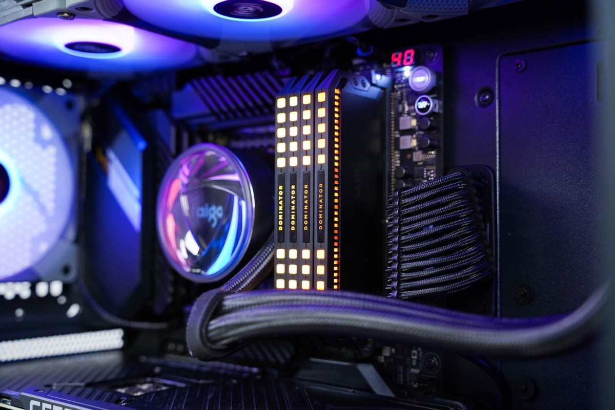 高级感桌面搭建,diy改造电脑主题机箱