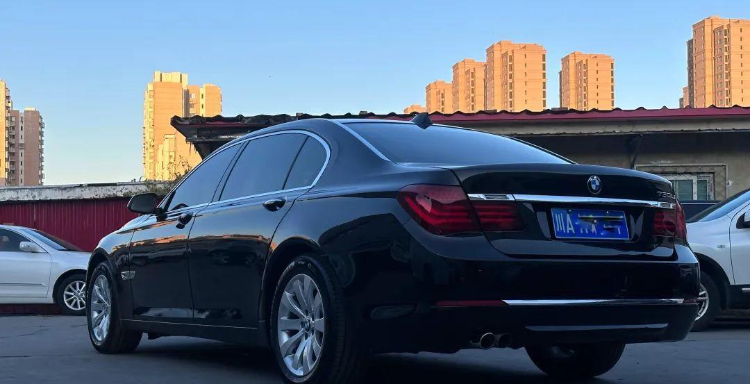 老款宝马730改新款全过程,12年40万公里宝马730翻新