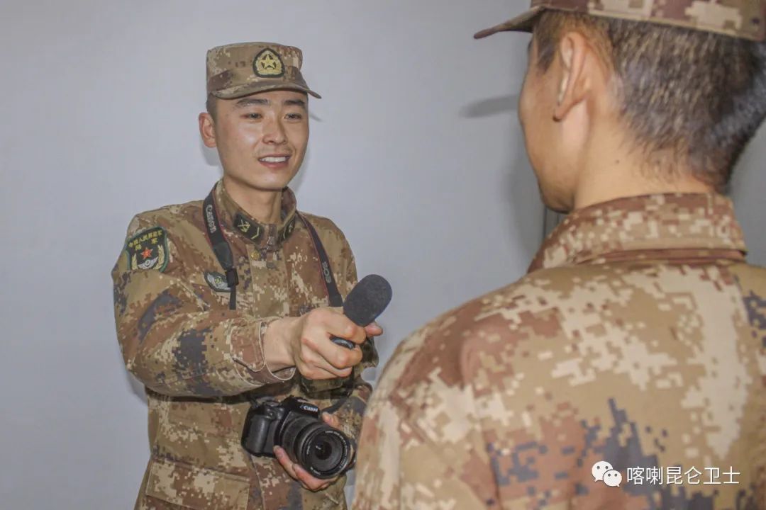 边疆兵记者,有请边防军人走上舞台