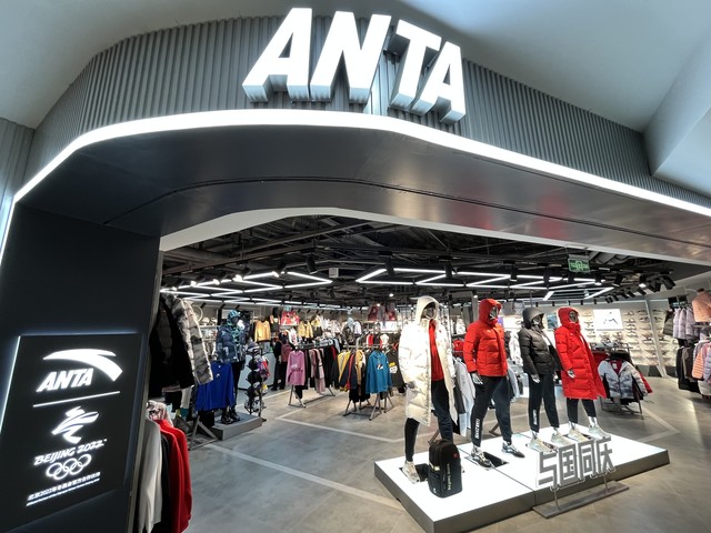 为什么啥都不懂的人喜欢穿名牌,爱穿打折名牌的人