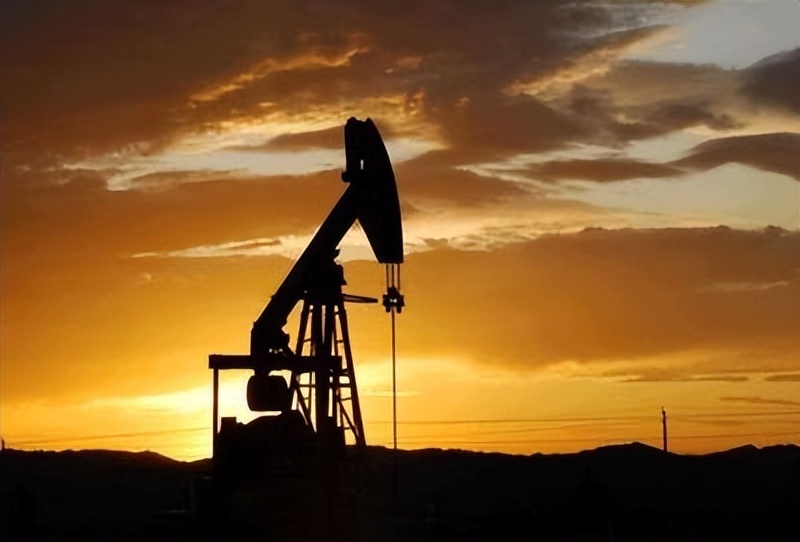 中国一边费力大量进口原油，一边低价出口成品油，这是为什么呢？