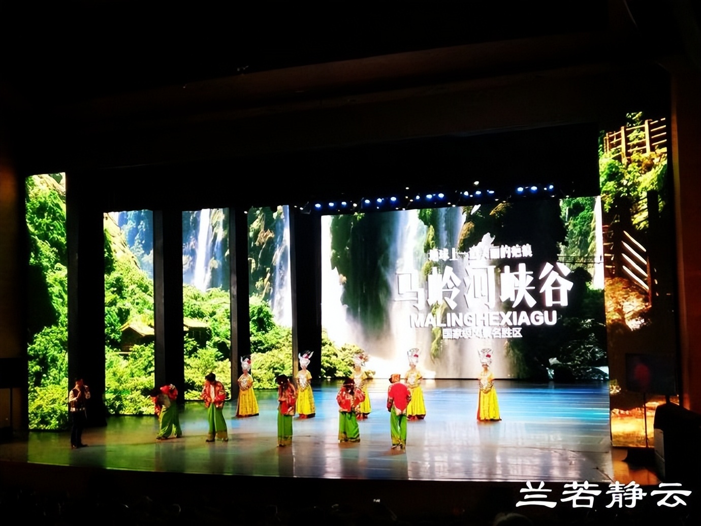 贵阳多彩贵州位置,贵阳多彩贵州城风景区