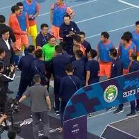 没法踢了?丑陋的判罚再次左右比赛。中超执法泰山已现破窗效应