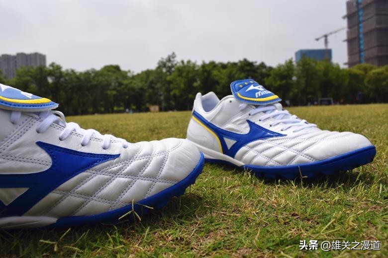 美津浓宽脚碎钉足球鞋推荐,足球鞋推荐中场宽脚美津浓
