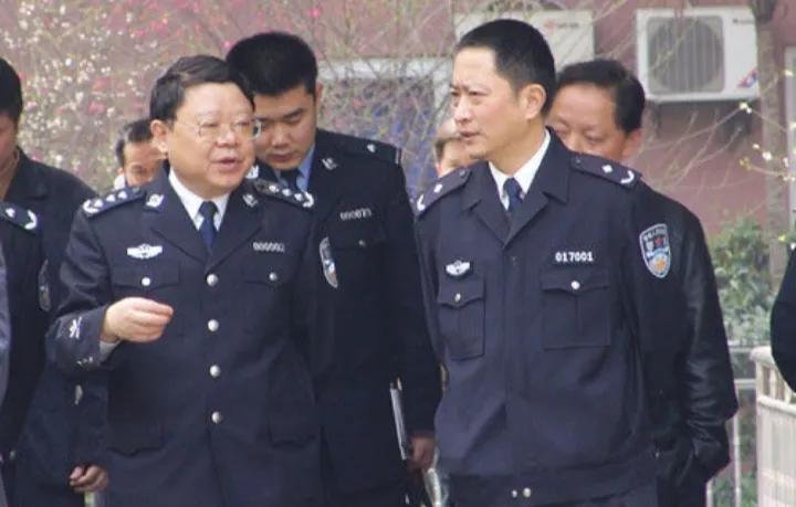 重庆文强受贿、强奸、为黑社会充当“保护伞”案，发生经过！