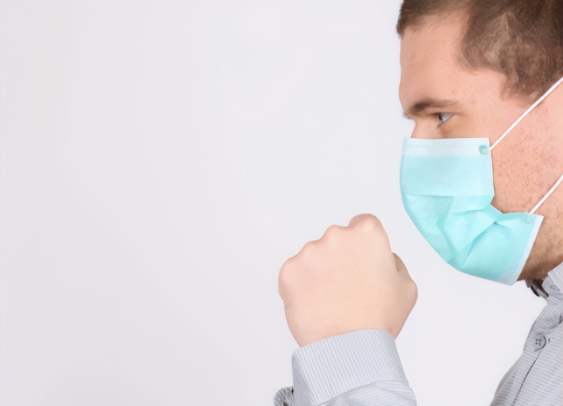 嗓子里面总有痰，痰多吐不完？教你3招，切断“生痰之源”