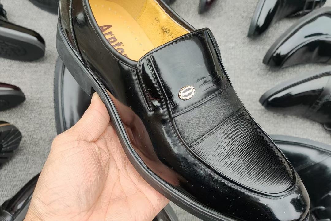 温州鞋王钱金波，靠卖皮鞋赚百亿，一手打造红蜻蜓中国鞋业神话！