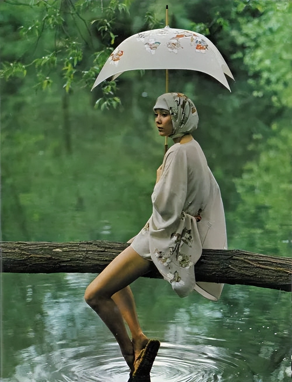 那位曾靓绝时尚圈、串起欧洲上流社会的超模为何落魄至此……