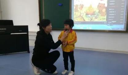 11岁的女孩被人贩子拐走,12岁女孩被人贩子拐走该怎么逃走