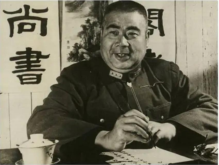 48年，一国军军长被蒋介石下令枪毙，临死前振臂高呼：毛主席万岁