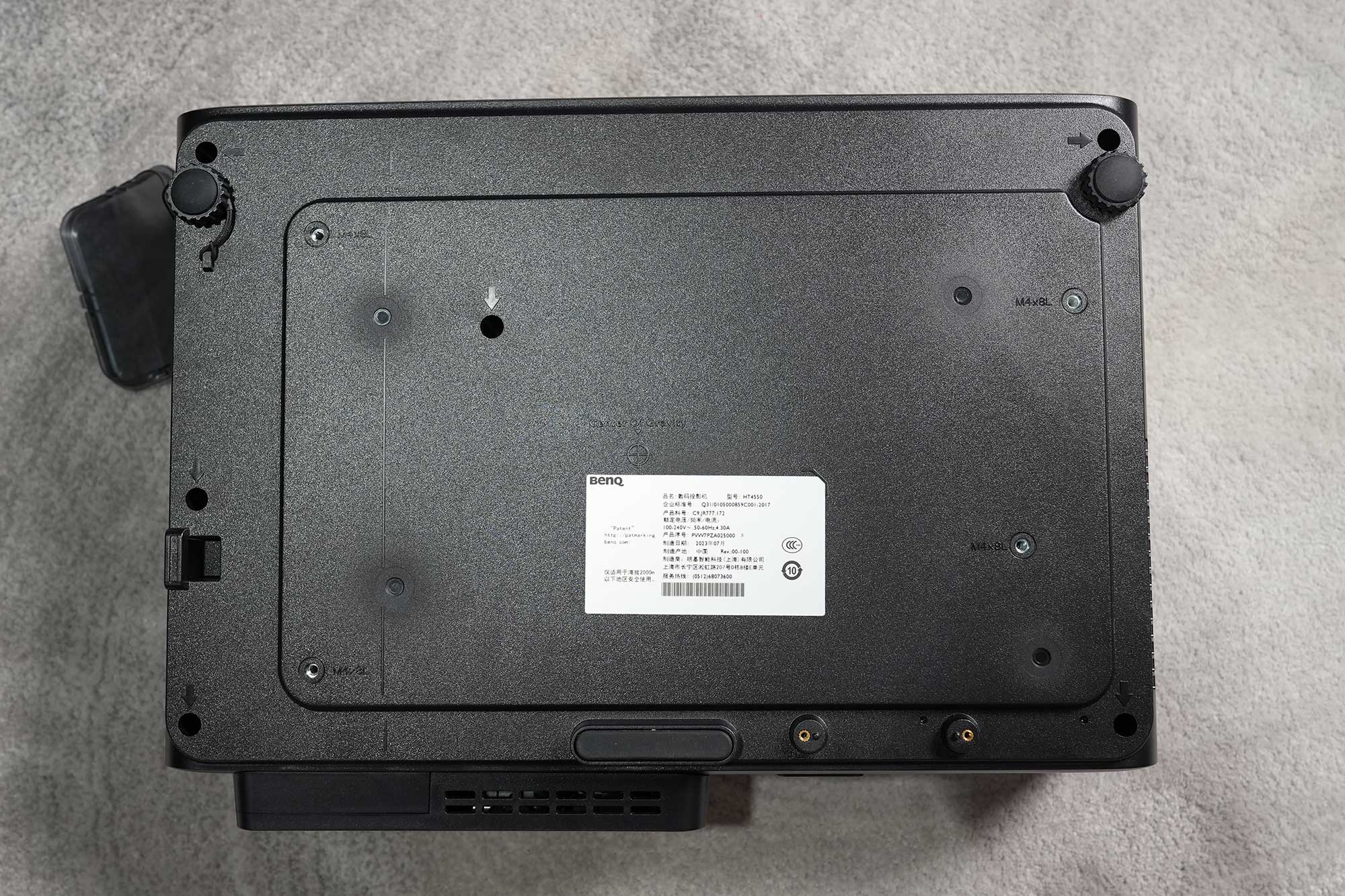 爱普生tz3000和明基4550,同价位投影仪和显示器