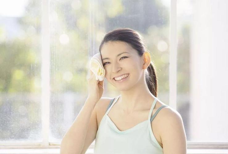 身体出现这几个信号可能更年期,女人出现5种症状可能是肾虚