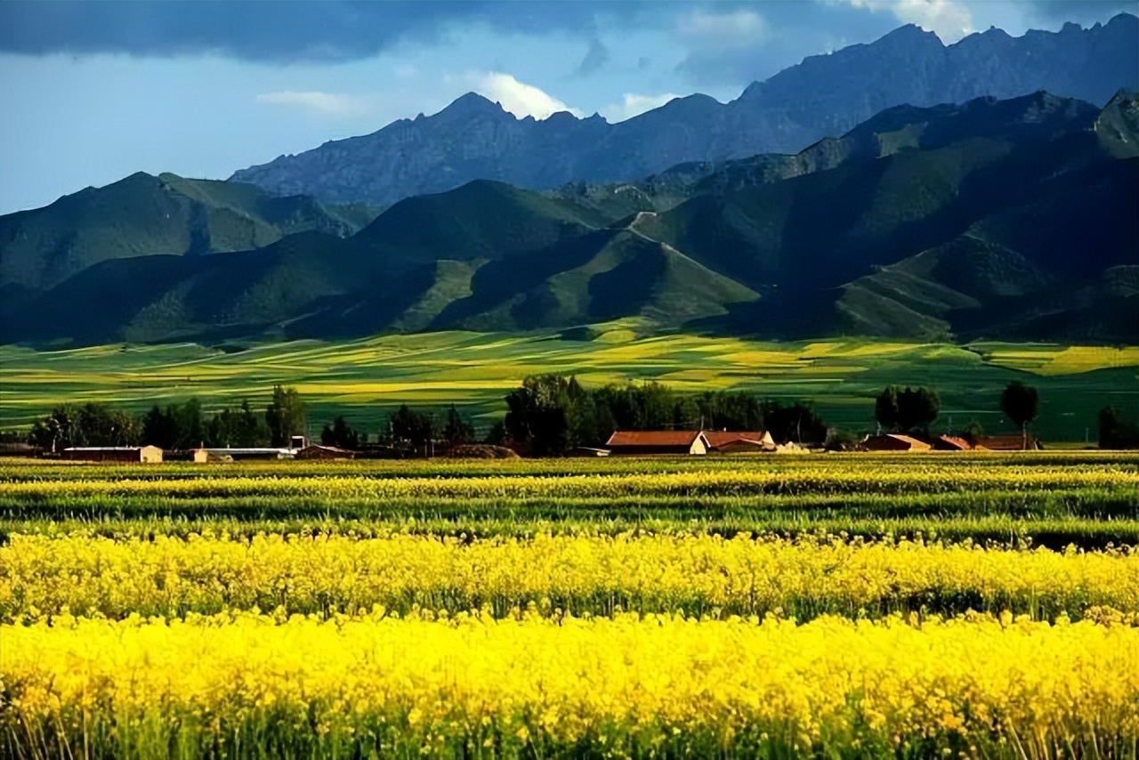 去甘肃旅游最值得去的十大景点 (甘肃16个最值得去的旅游景点)