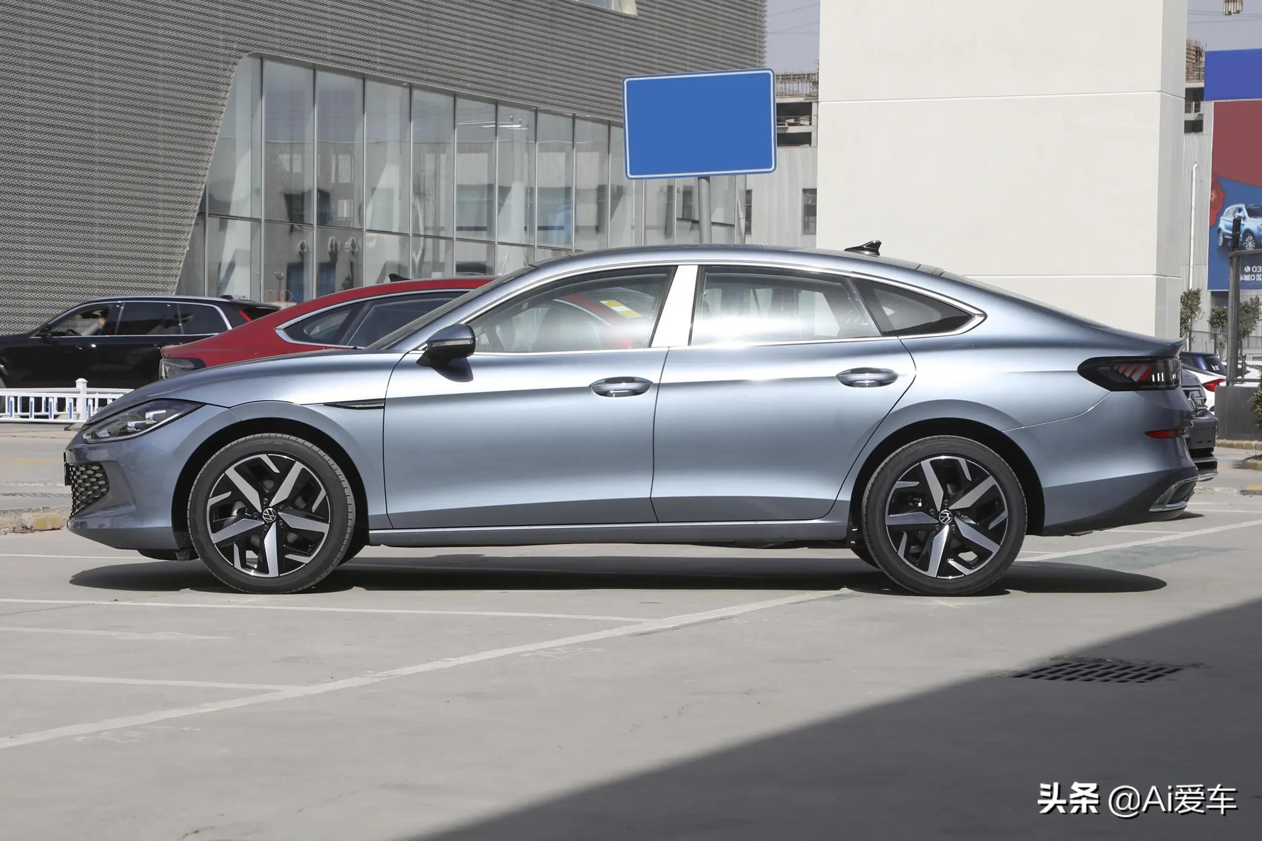 大众凌渡轿跑2022新款落地价,a级最美轿车大众凌渡