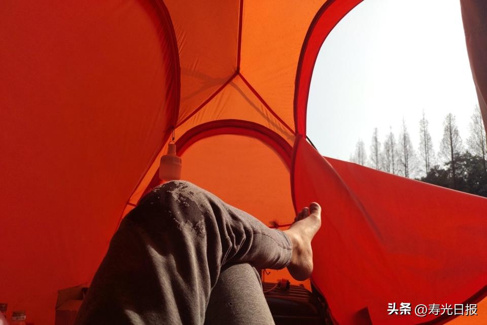 17岁小伙打工离职露宿,90后小伙放弃打工花30万