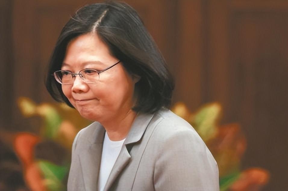 干掉中天电视，又盯上TVBS，蔡英文支持率猛降，遭140万人嫌弃