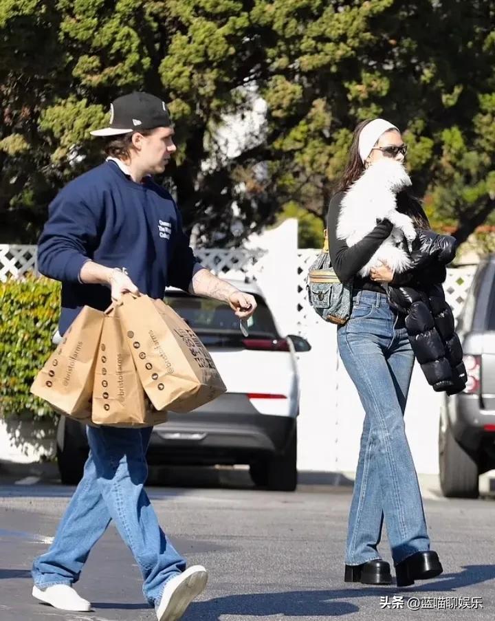 凯莉詹娜穿黑色皮裤,凯莉詹娜穿chanel