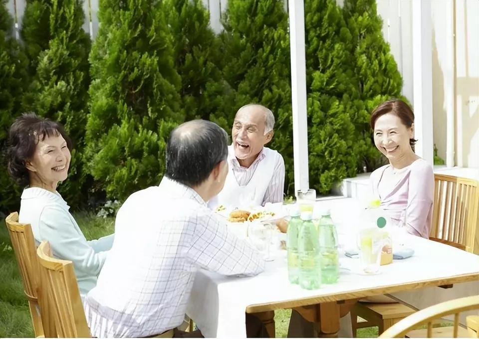 老年夫妻同住有什么益处,老年夫妻相处有什么好处