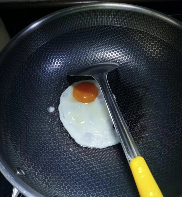 一把炒锅干10年,靠0涂层爆火,康巴赫成功的秘诀是什么呢?