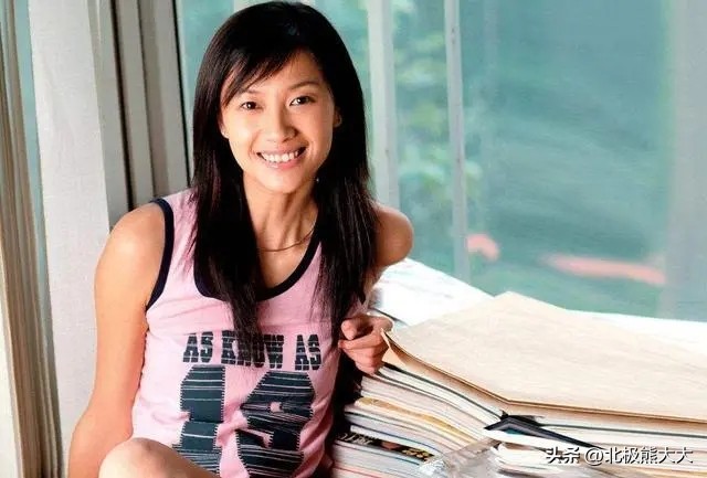 外骚内纯,24岁的徐静蕾成了大众情人