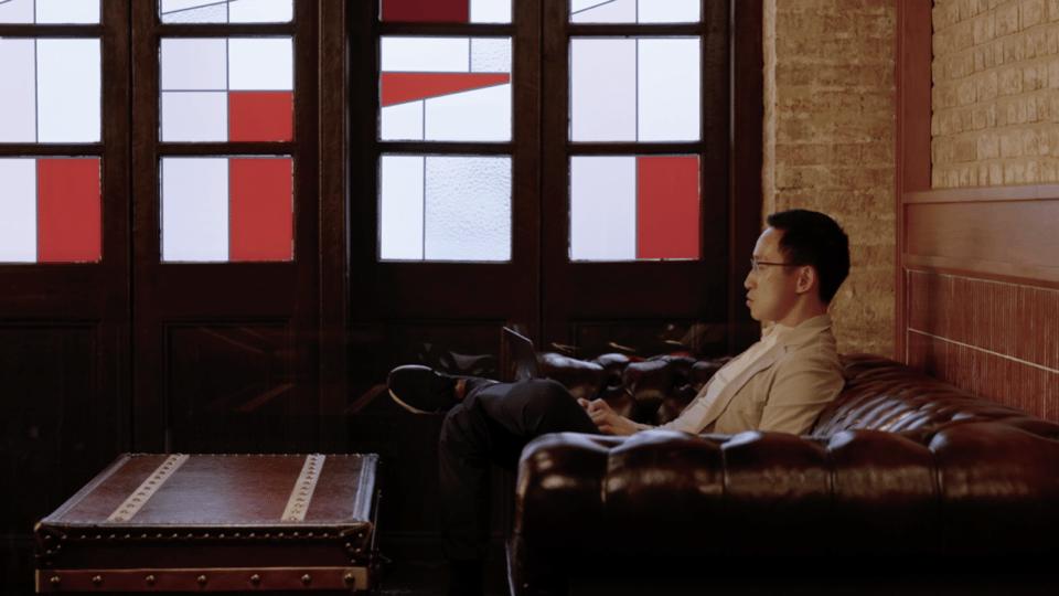 亚洲顶级藏家的4层海滨之家：挂满30件珍藏，审美一流