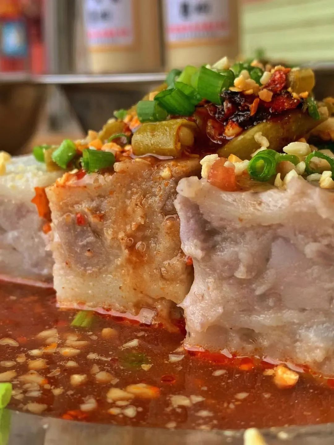 在柳州吃一碗螺蛳粉大概多少钱,柳州螺蛳粉五块钱一碗汤粉