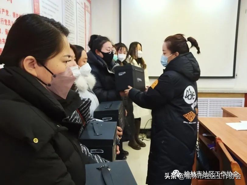 【公益项目】2023《“美丽事业，美好人生”美妆公益培训陕西榆林第3期》披荆斩棘开创美好新生活！