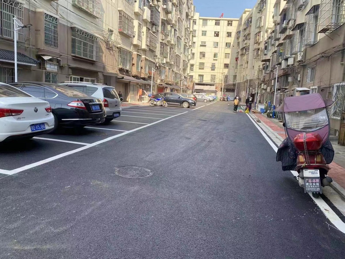 贯彻共同缔造精神石首界山口社区干群携手让内衣厂小区焕然一新