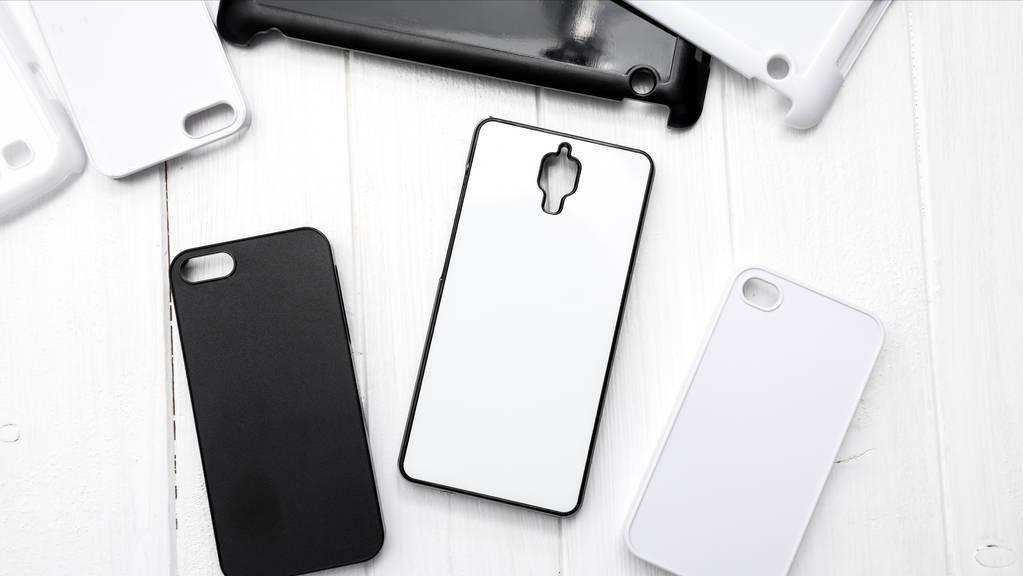 靠做手机壳赚钱,你的手机壳里藏的是什么