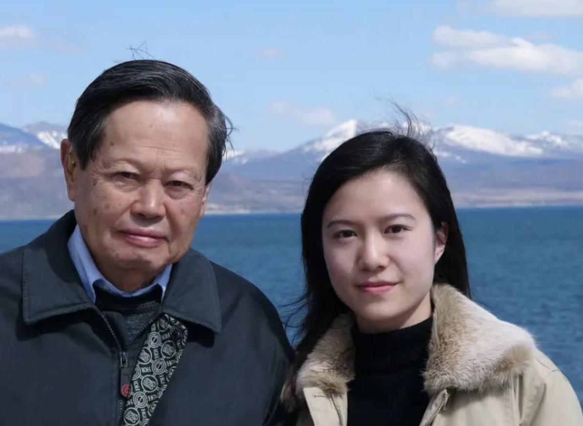 43岁翁帆和97岁杨振宁结婚了吗,翁帆和杨振宁多大岁数结婚