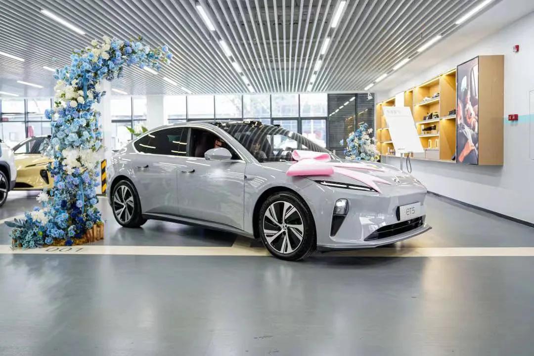 蔚来et5最新最佳购车方案,终身免费换电的车型