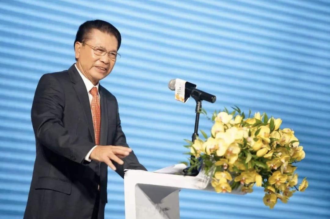 美的集团何享健家族,美的老板何享健是否中国首善