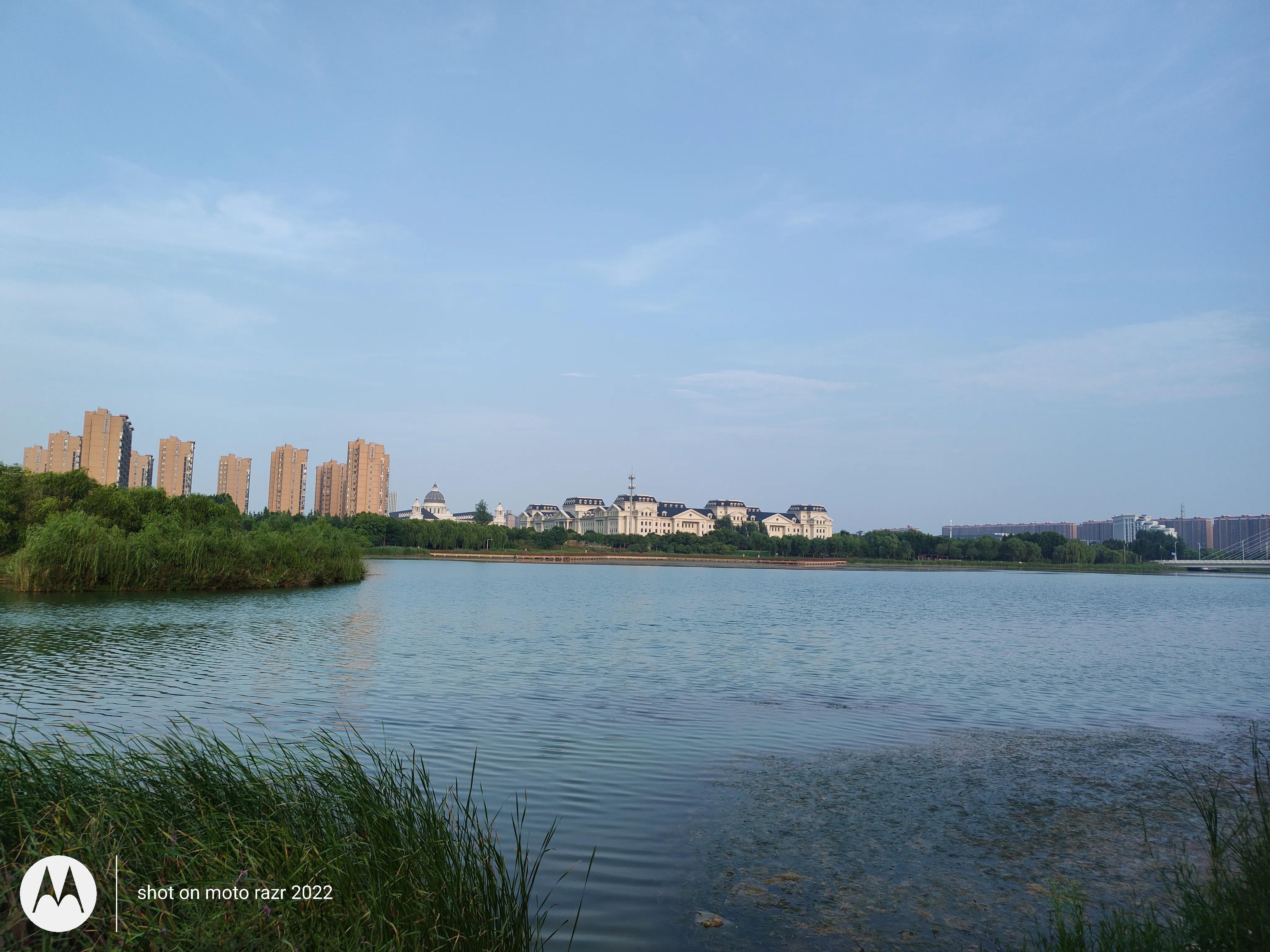 motorazr2022能打游戏吗,motorazr2022款屏幕