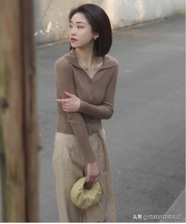 春小衫搭配什么裤子好看,今年流行的小衫穿搭