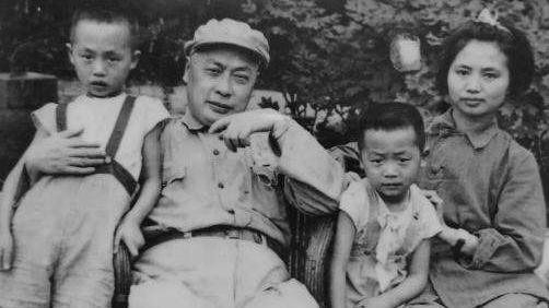 陈毅说毛主席有四个缺点，但事实证明，这其实是四个优点