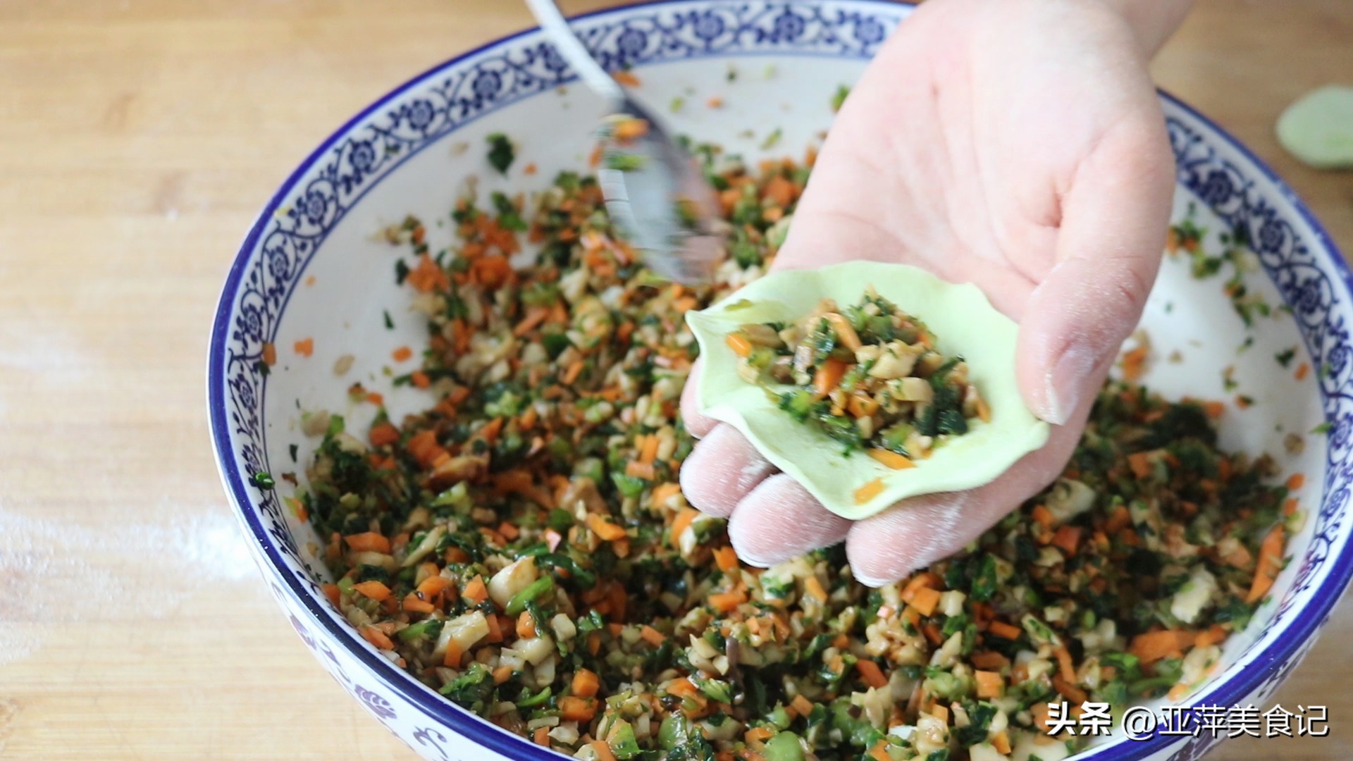 油菜做饺子馅和什么搭配好吃,油菜用什么搭配包饺子馅好吃