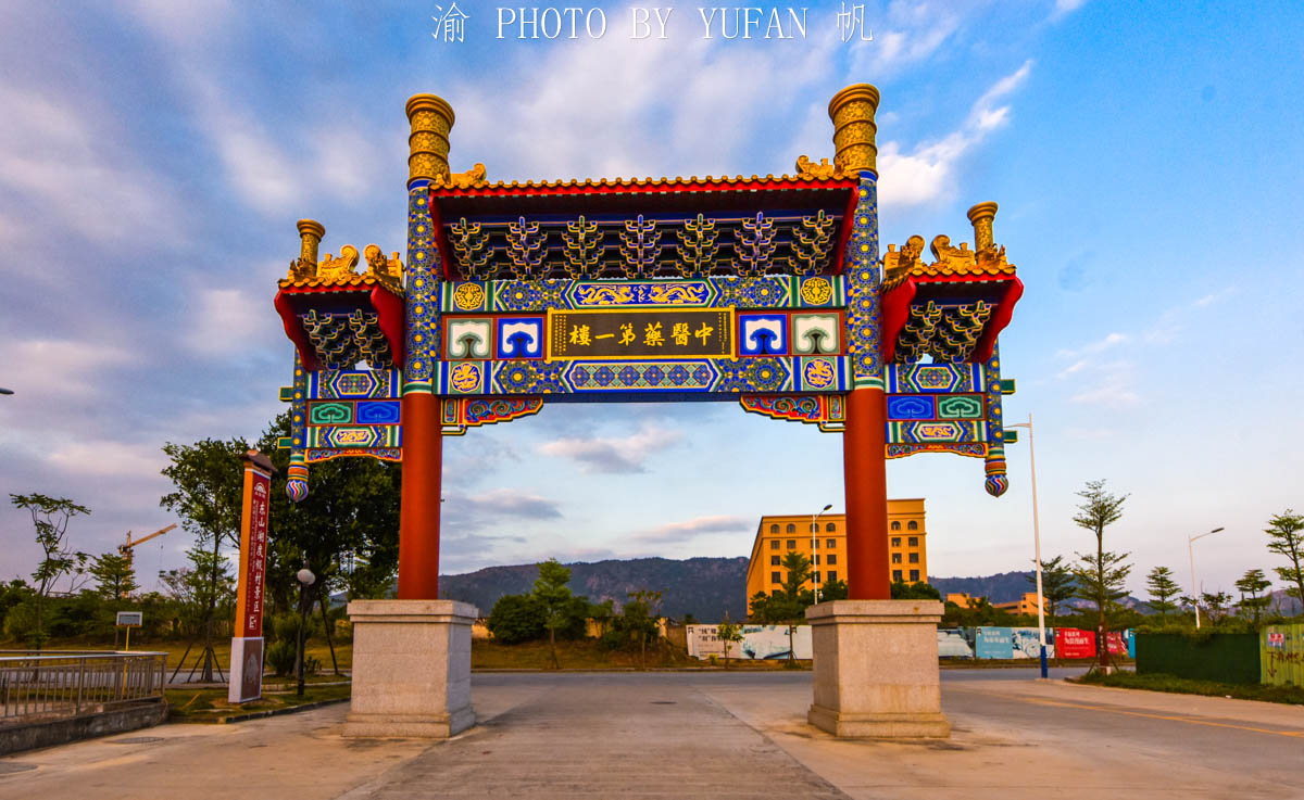 黄鹤楼和哪个楼是三大名楼,广东的黄鹤楼跟湖北不一样