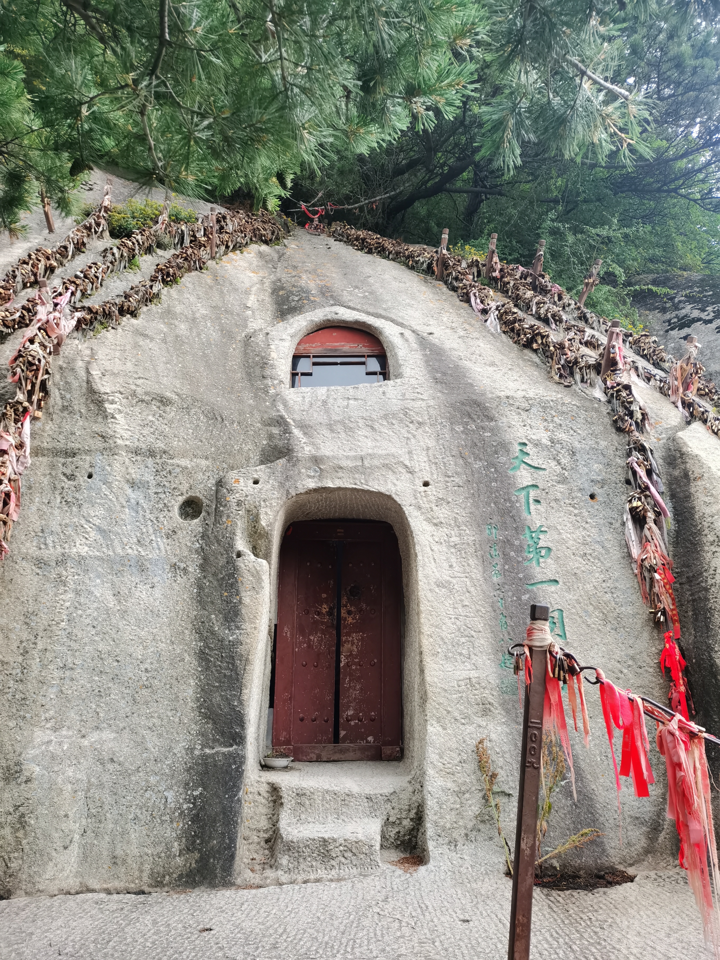 徒步华山悲惨场景,徒步华山要过哪些景观