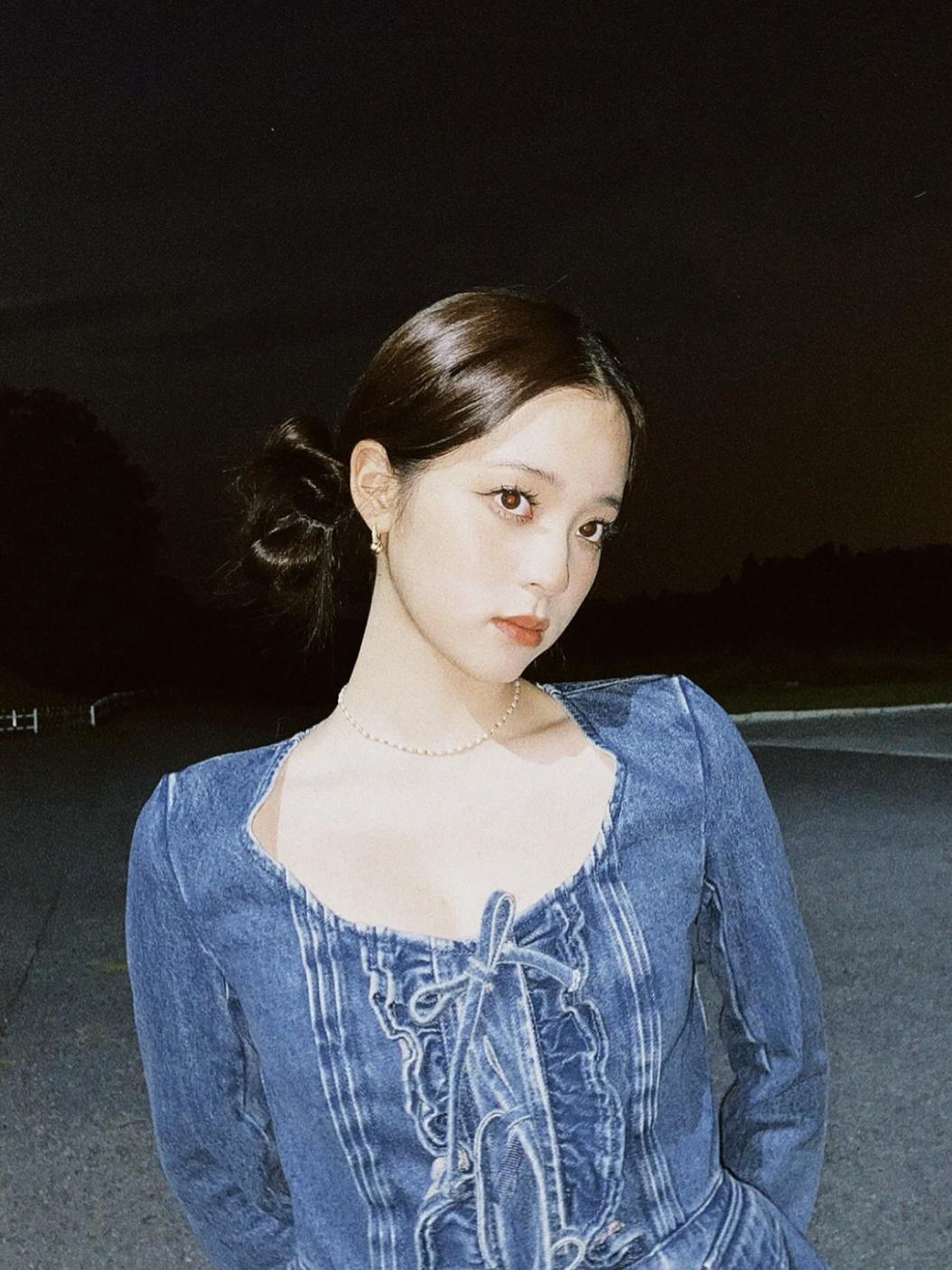 别再披头散发了教你一招秒变女神,今年别再披头散发了三款减龄发型