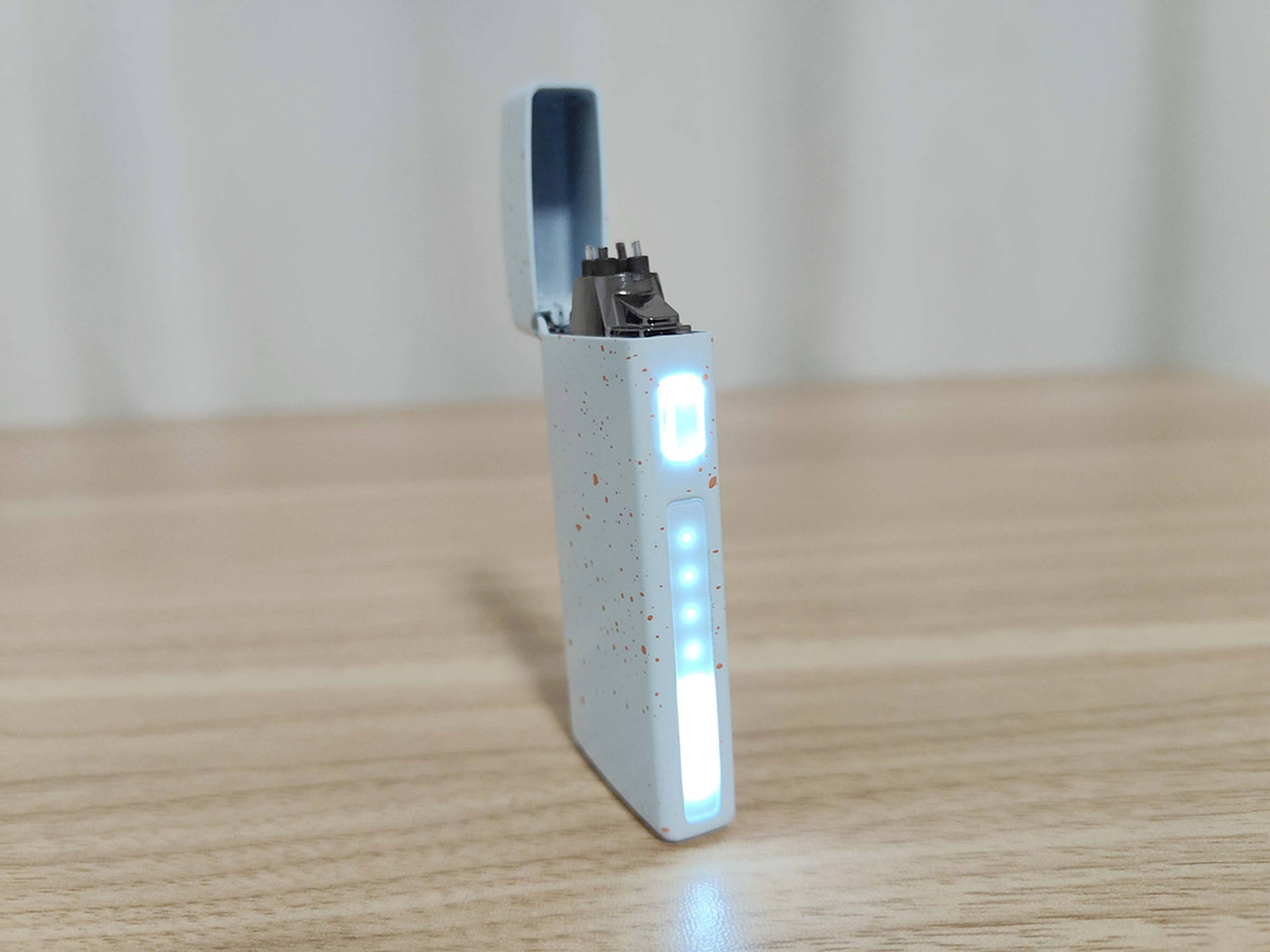 点火时尚新选择，更酷更炫，极具潮流范儿的极蜂电弧打火机体验