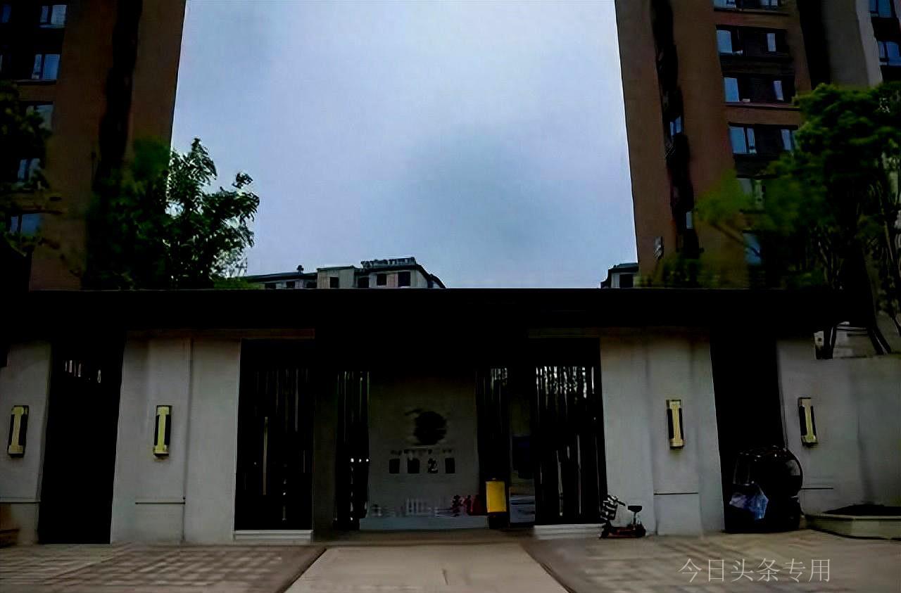 湖北漂亮幼师夜跑被恶犬咬伤隐私部位，女子哭诉：会影响夫妻生活