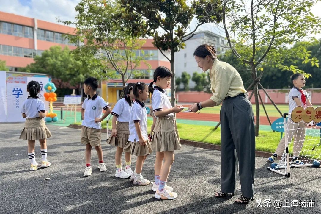 新学期开学第一天小视频,小学生新学期校园开学第一课