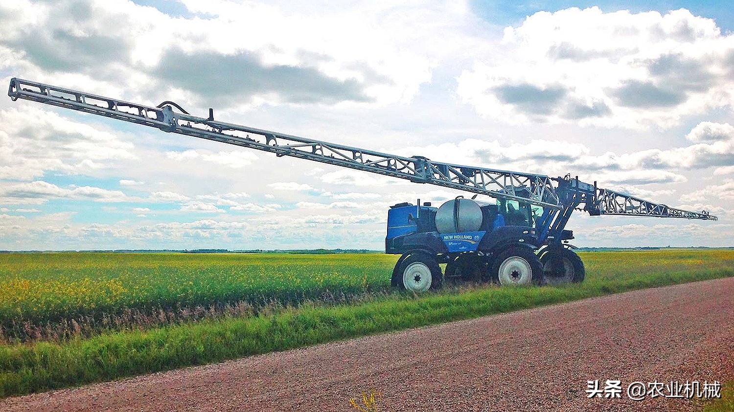 凯斯纽荷兰经销商,凯斯自走式喷杆喷雾机