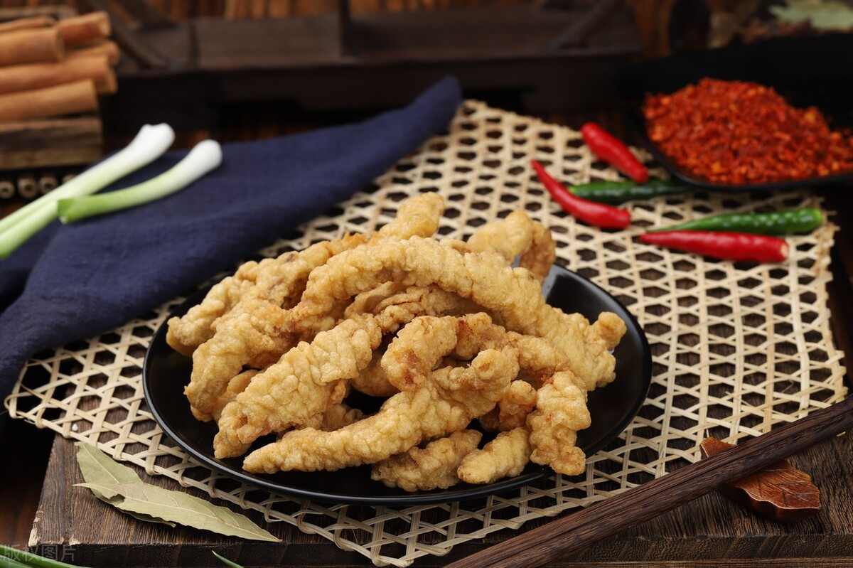 调糊油炸如何酥脆不腻,如何保持油锅炸的食品酥